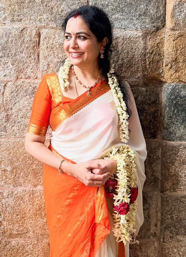 Singer Sunitha Visits Famous Temples in Tamil Nadu6