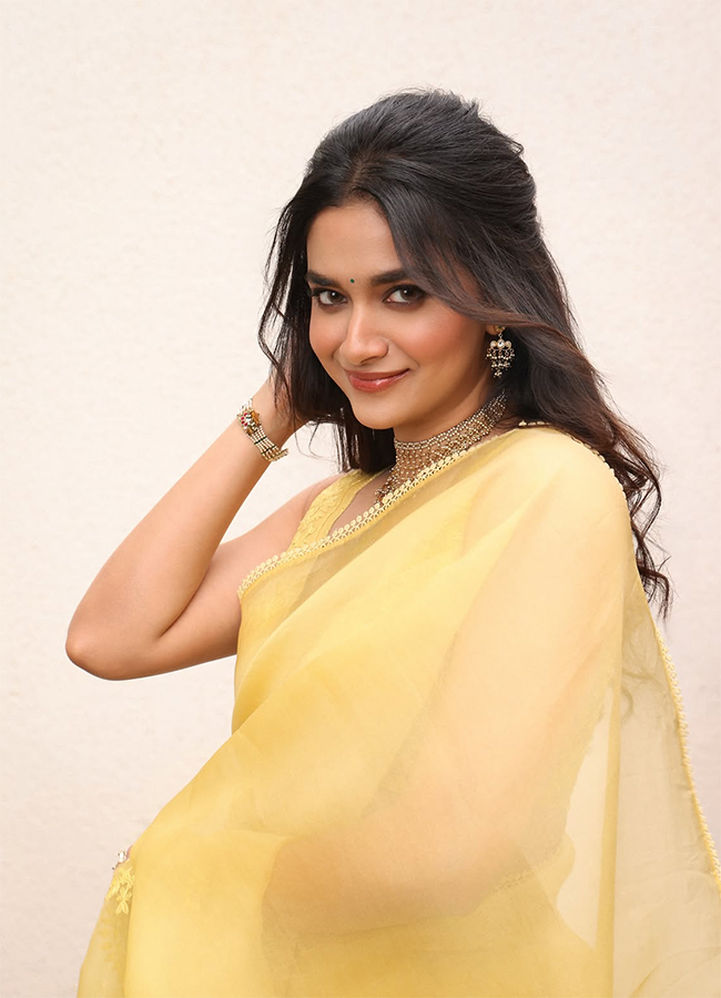 Actress Keerthy Suresh Birthday Celebrations Viral Photos6