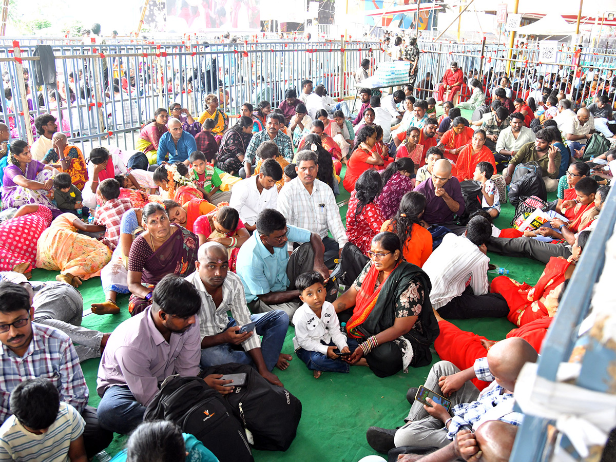 Dussehra 2026 : Huge Rush at Vijayawada Indrakeeladri22
