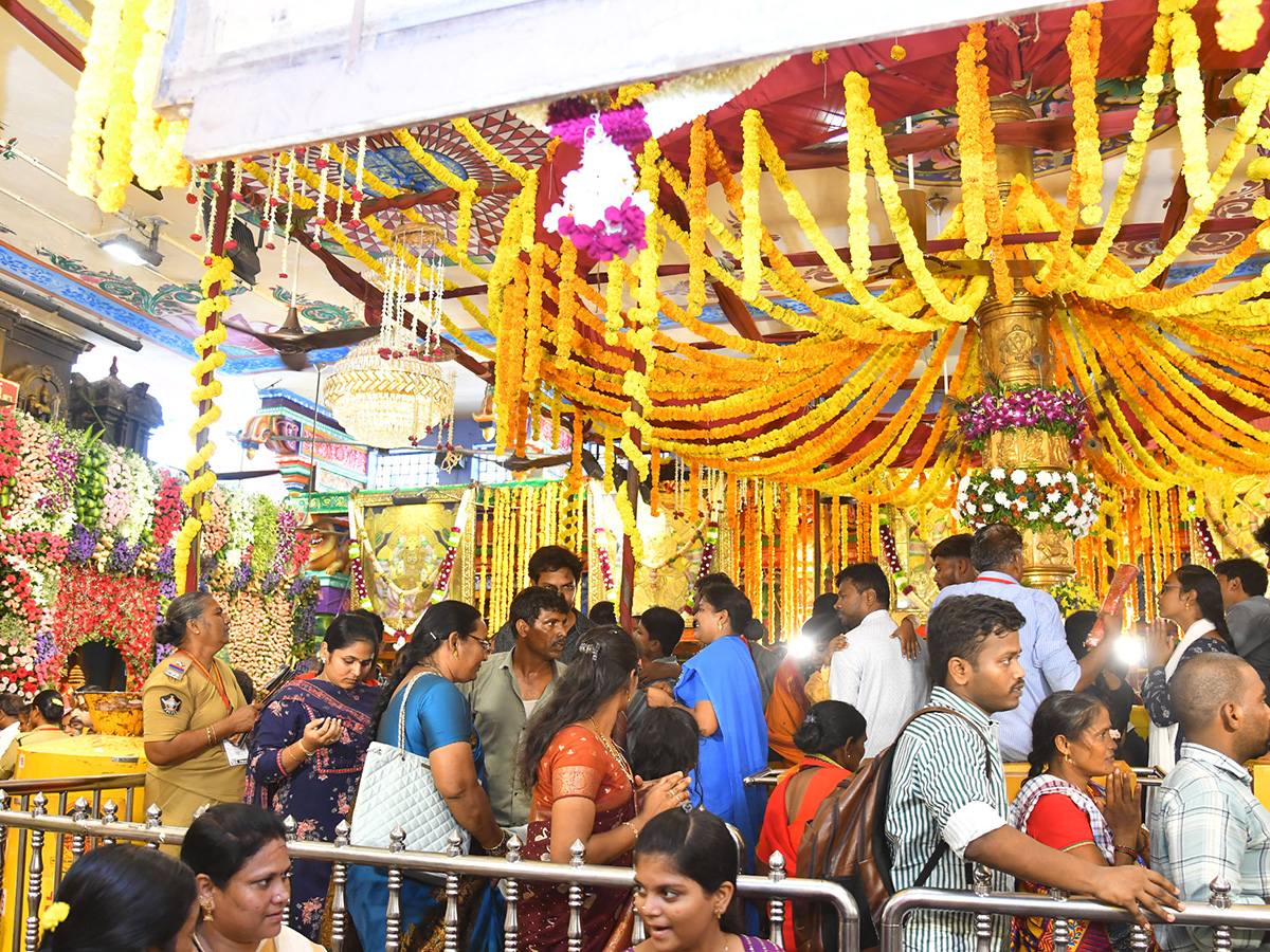 Dussehra 2026 : Huge Rush at Vijayawada Indrakeeladri35