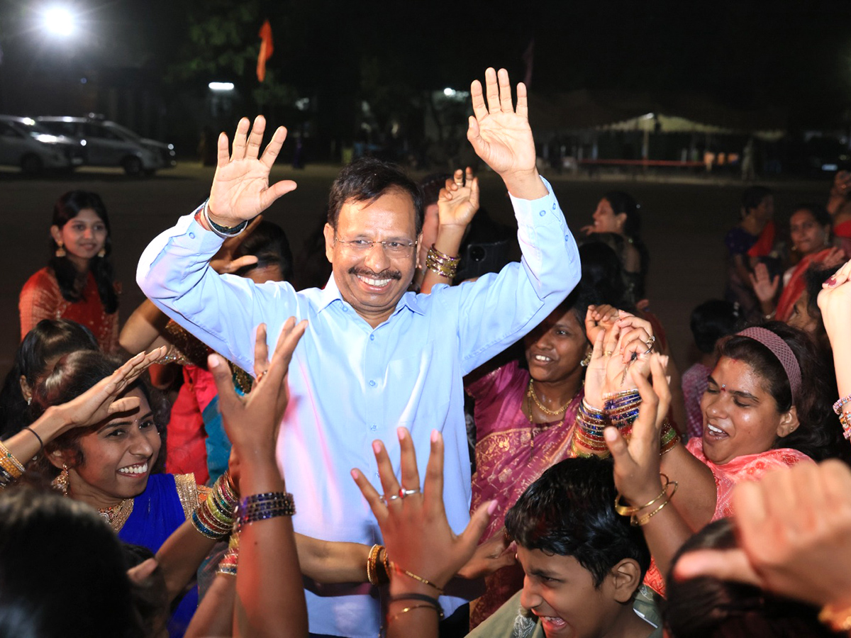 CP Sajjanar Dance At Bathukamma Event: Photos5