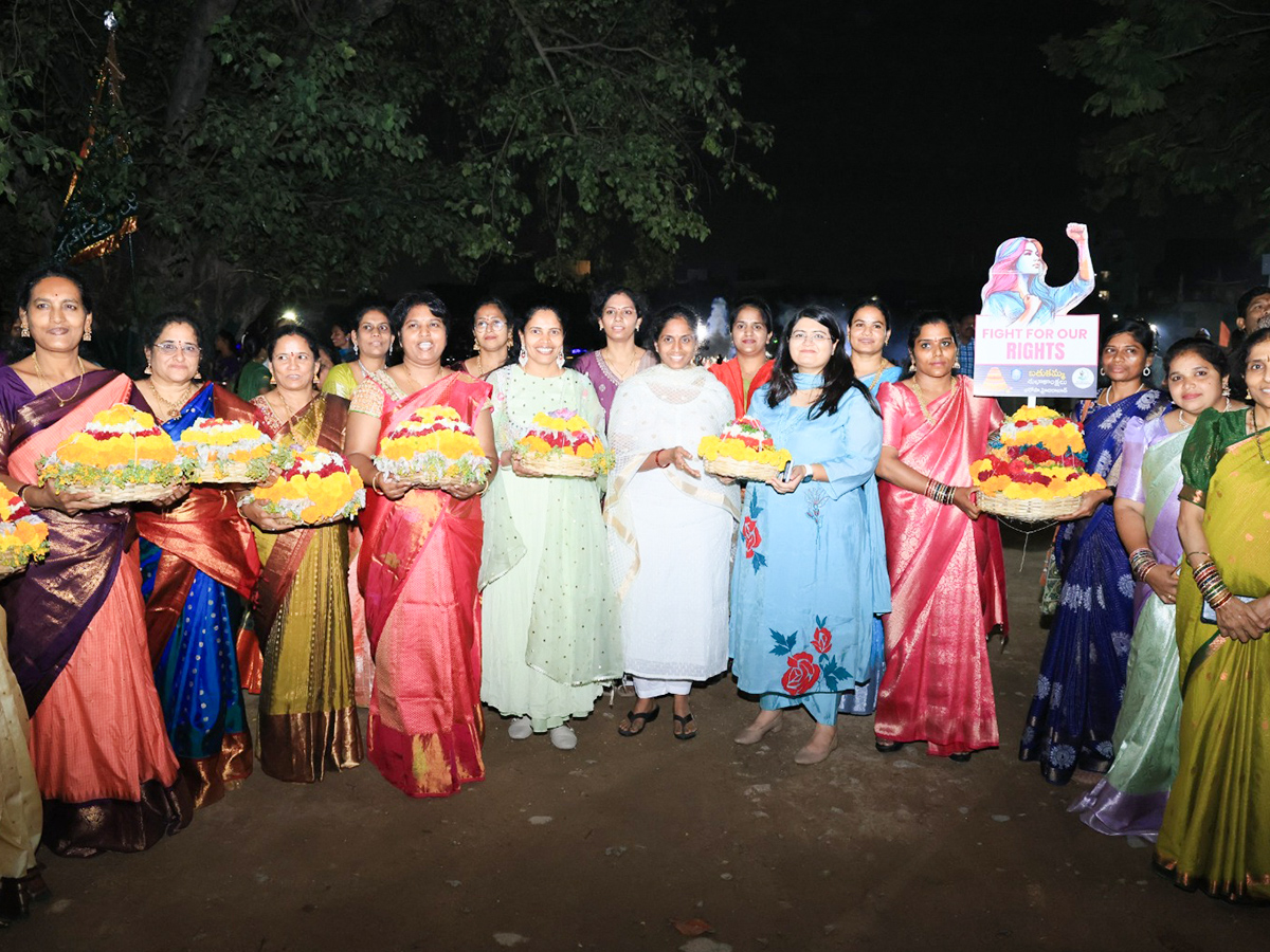 CP Sajjanar Dance At Bathukamma Event: Photos7