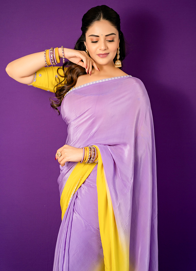 Sreemukhi Stuns in a Colorful Saree3
