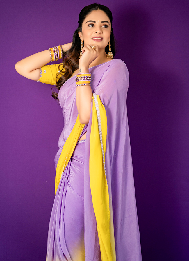 Sreemukhi Stuns in a Colorful Saree8