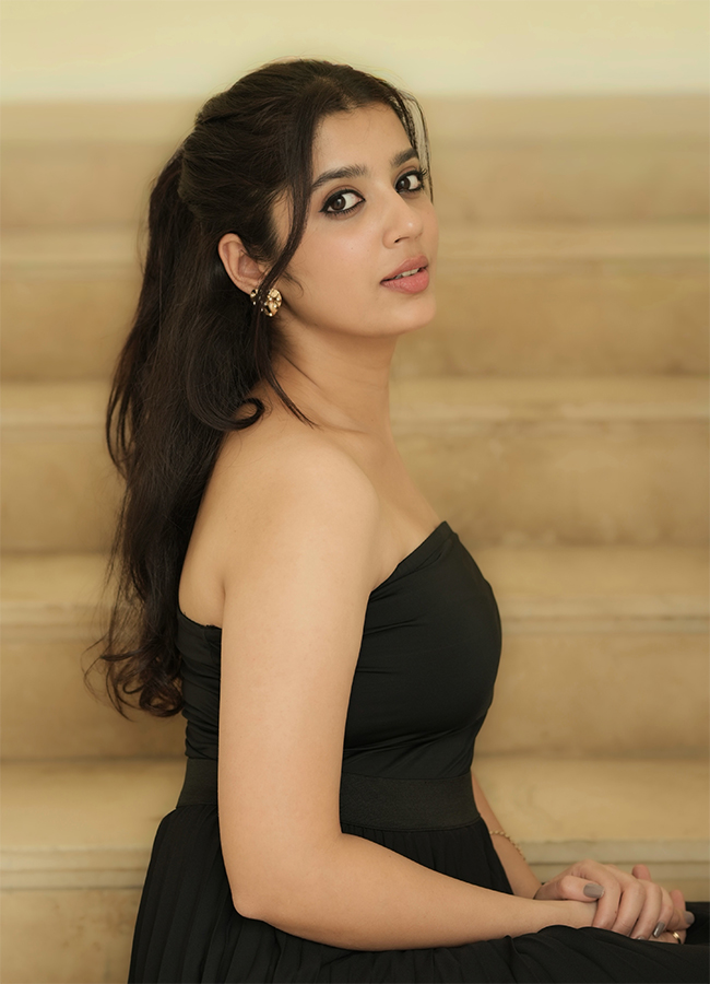 Actress Devika Bhatt Tollywood New Movie Viral Photos12