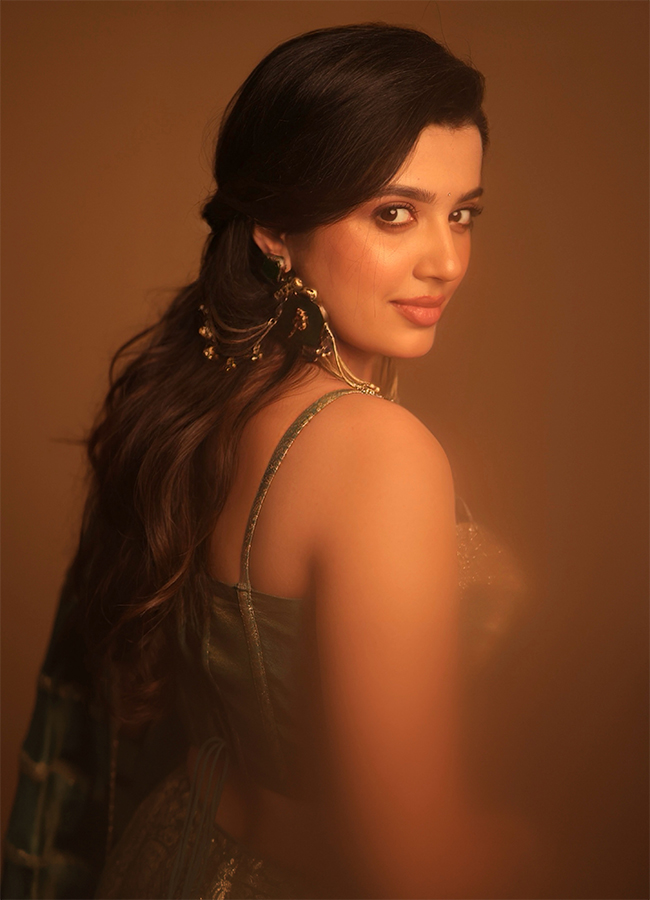 Actress Devika Bhatt Tollywood New Movie Viral Photos5