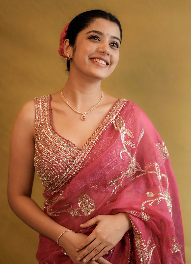 Actress Devika Bhatt Tollywood New Movie Viral Photos6