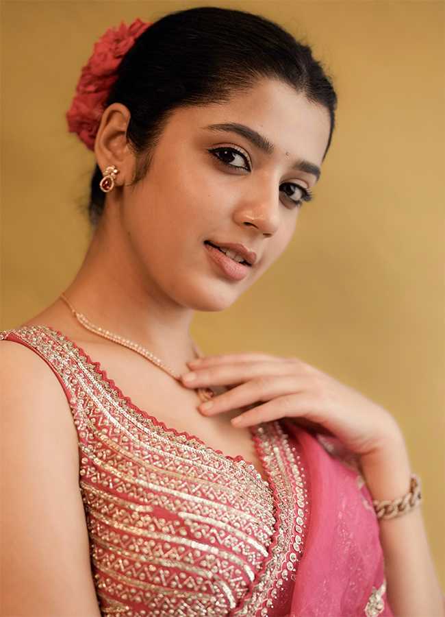 Actress Devika Bhatt Tollywood New Movie Viral Photos7