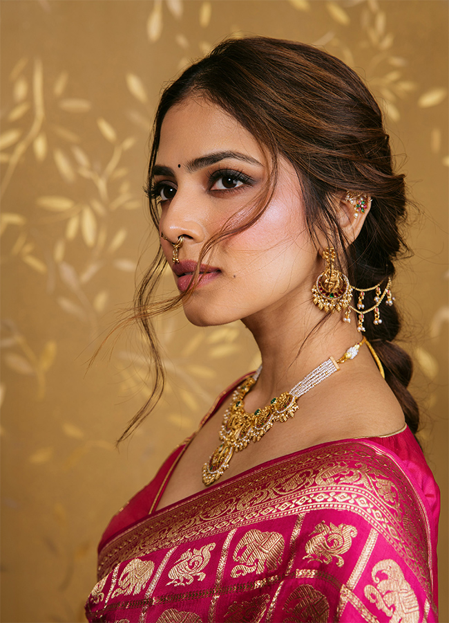 Actress Malavika Mohanan Navratri Special Photos12