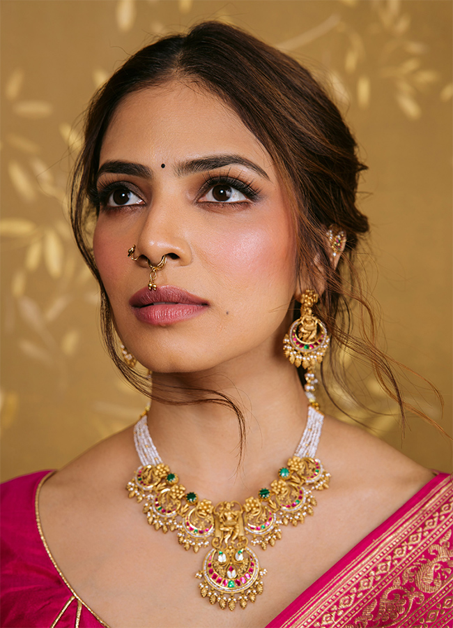 Actress Malavika Mohanan Navratri Special Photos7