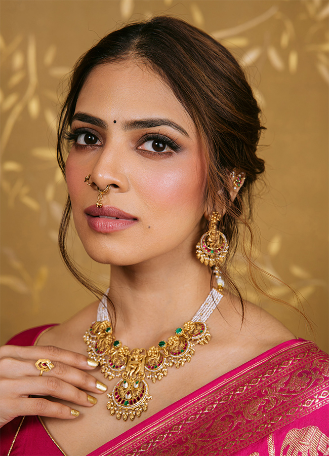 Actress Malavika Mohanan Navratri Special Photos8