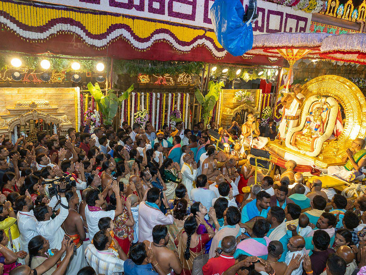 Chandraprabha Vahanam Navratri Brahmotsavam in Tirumala5