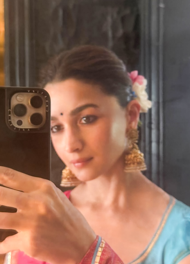 Alia Bhatt Navratri Special Photos 11