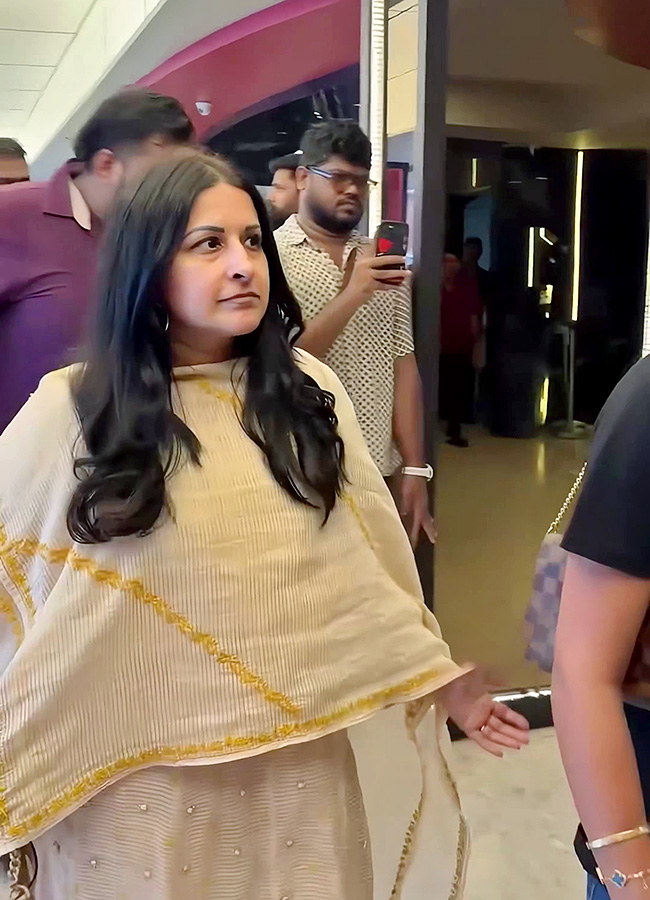 CM Vijay’s Wife Sangeetha Watches Son Jason Sanjay’s ‘Sigma’ Photos3