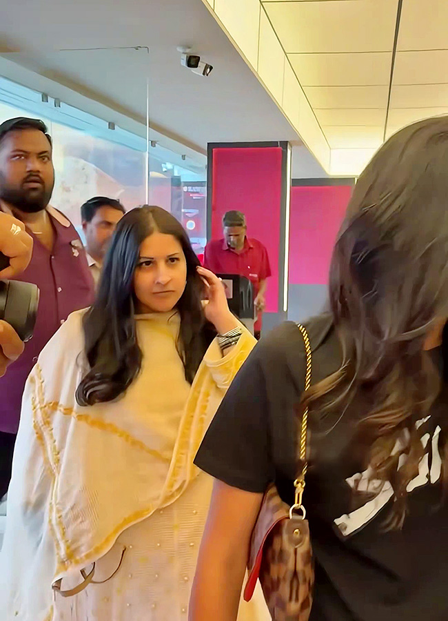 CM Vijay’s Wife Sangeetha Watches Son Jason Sanjay’s ‘Sigma’ Photos7