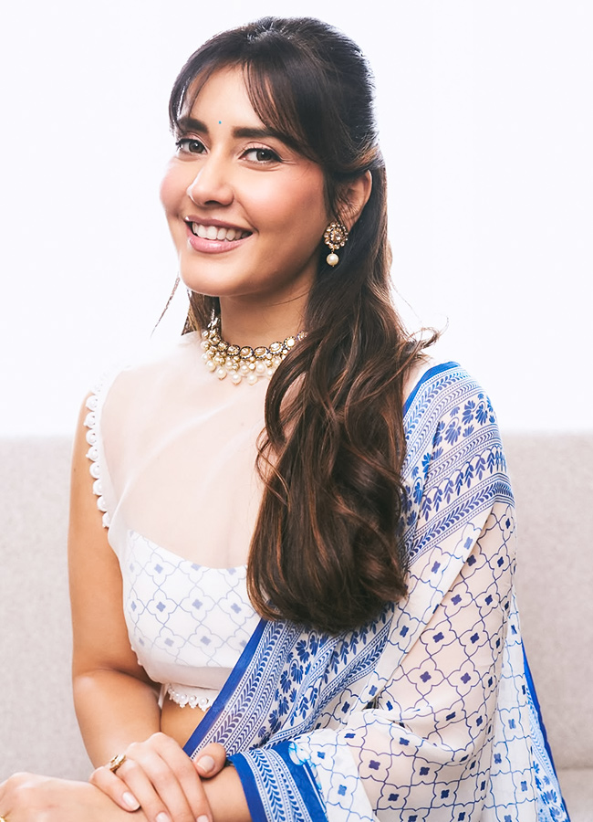 Raashii Khanna Gorgeous Looks6