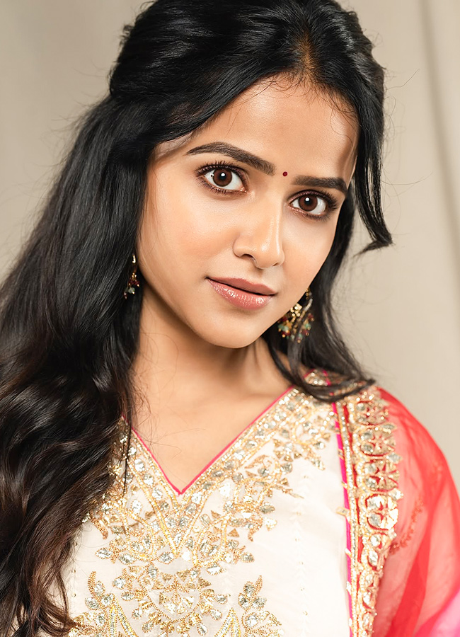 Vaishnavi Chaitanya New Looks In Chudidhar: Photos2