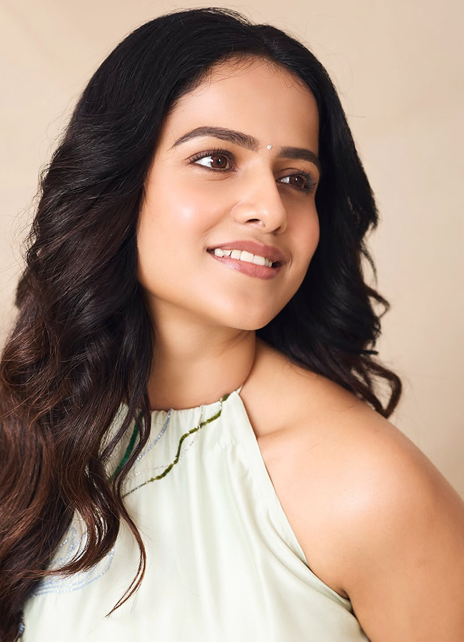 Vaishnavi Chaitanya New Looks In Chudidhar: Photos12