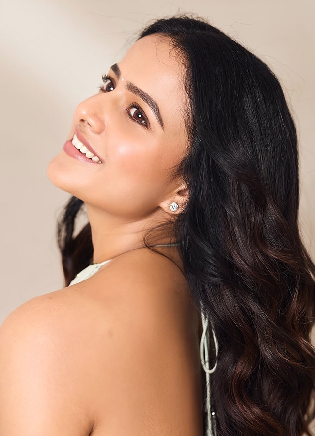 Vaishnavi Chaitanya New Looks In Chudidhar: Photos13