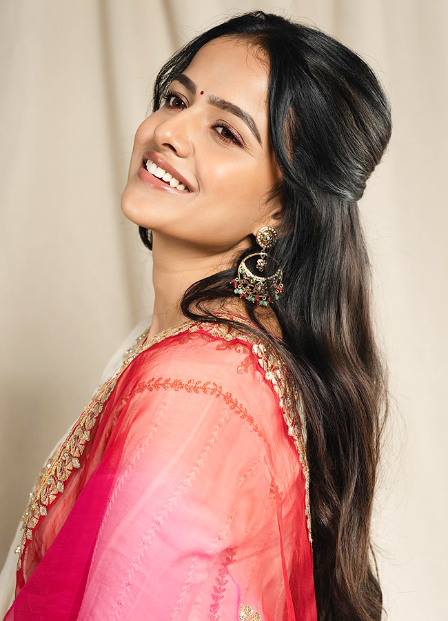 Vaishnavi Chaitanya New Looks In Chudidhar: Photos4