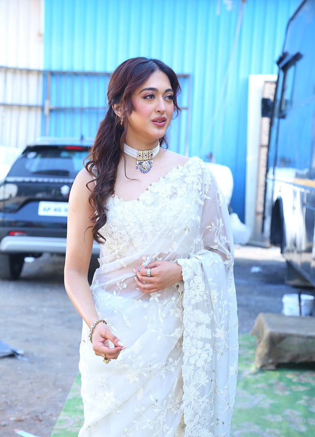 Actress Gayatri Bhardwaj Latest Photos Viral3