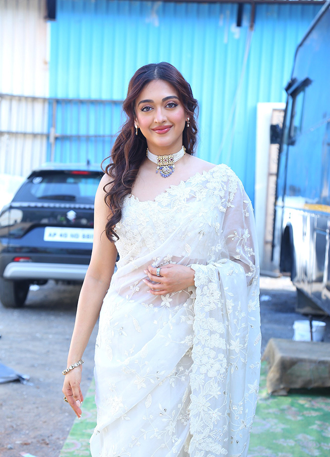 Actress Gayatri Bhardwaj Latest Photos Viral4