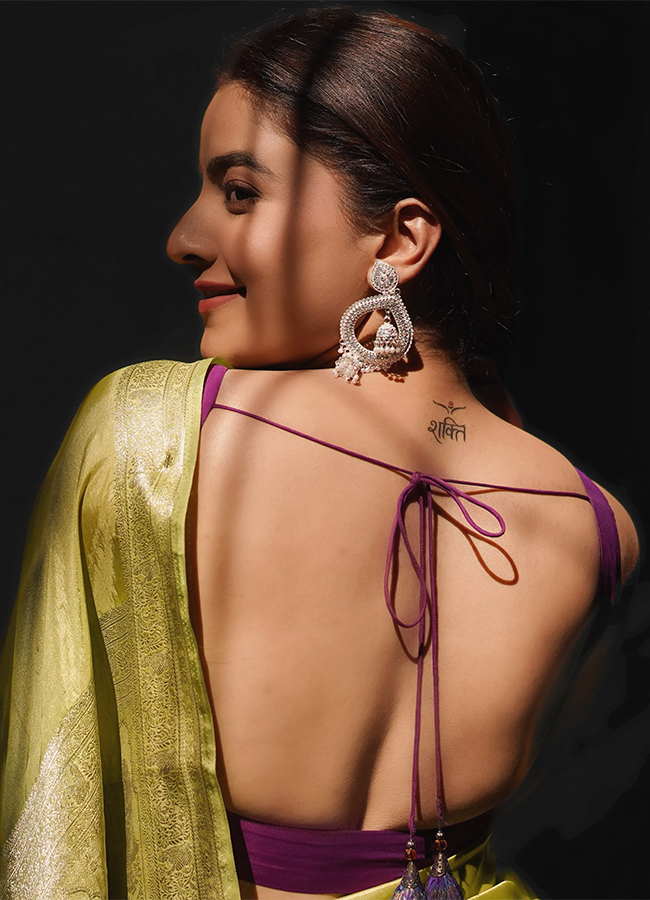 Celebrities extend Vijayadashami wishes10