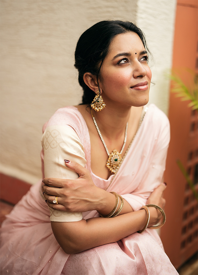 Celebrities extend Vijayadashami wishes13