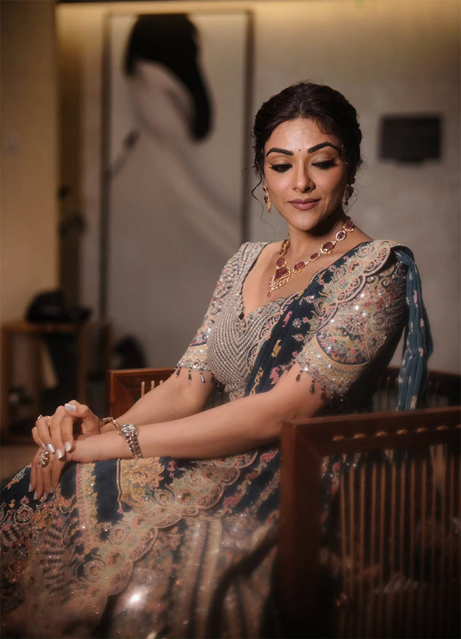 Celebrities extend Vijayadashami wishes16