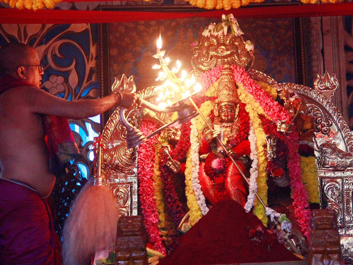 Vijayawada Kanaka Durgamma In Vijayadashami 202612