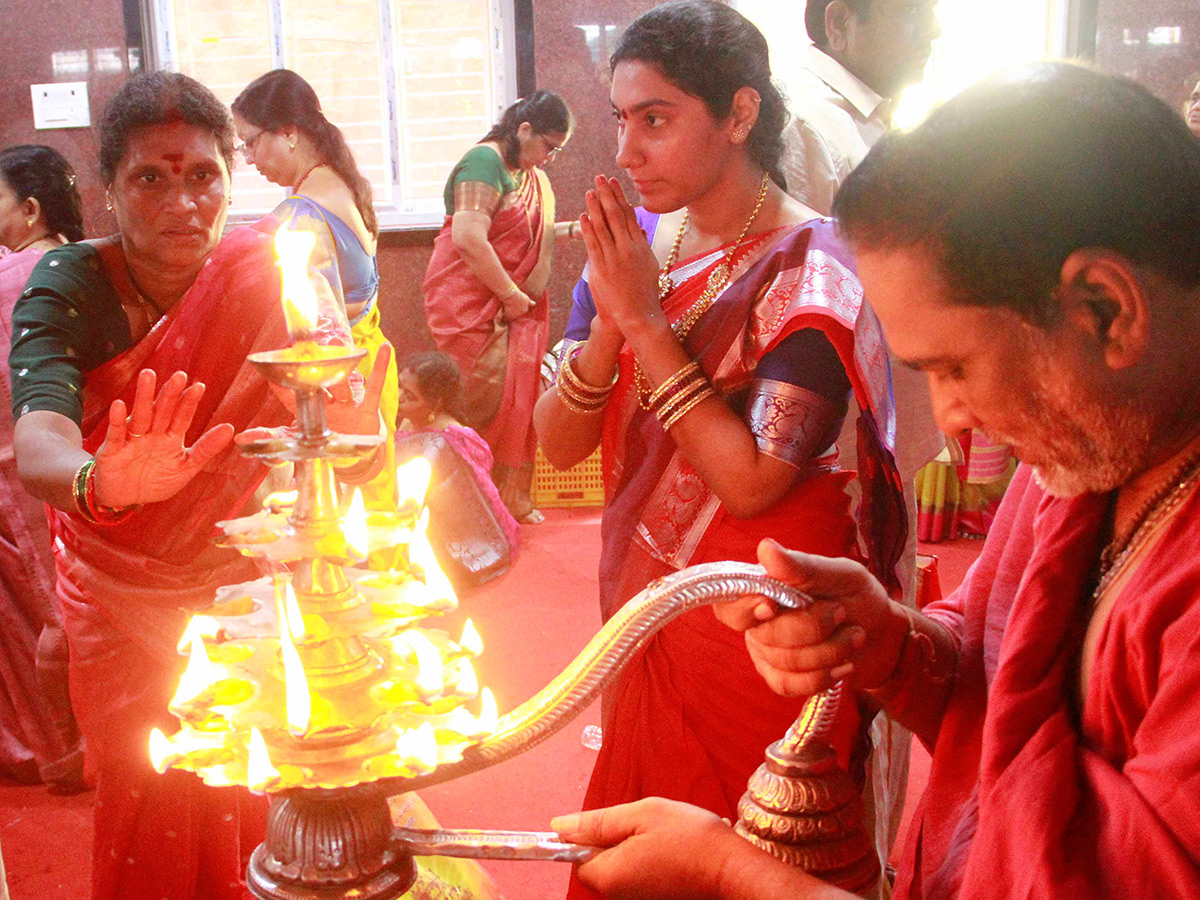 Vijayawada Kanaka Durgamma In Vijayadashami 202613