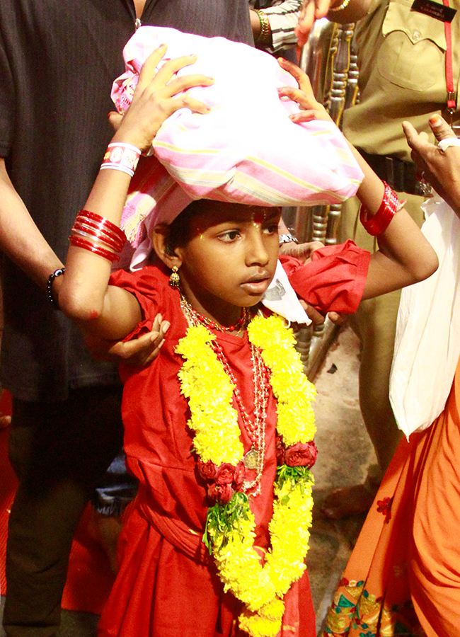 Vijayawada Kanaka Durgamma In Vijayadashami 202620
