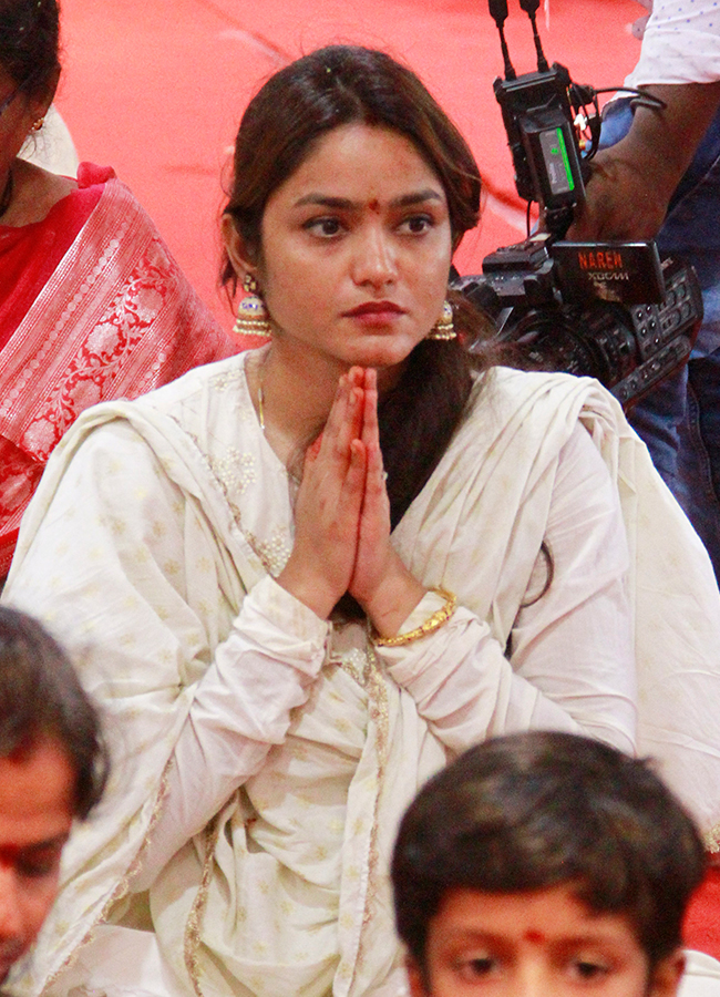 Vijayawada Kanaka Durgamma In Vijayadashami 202625