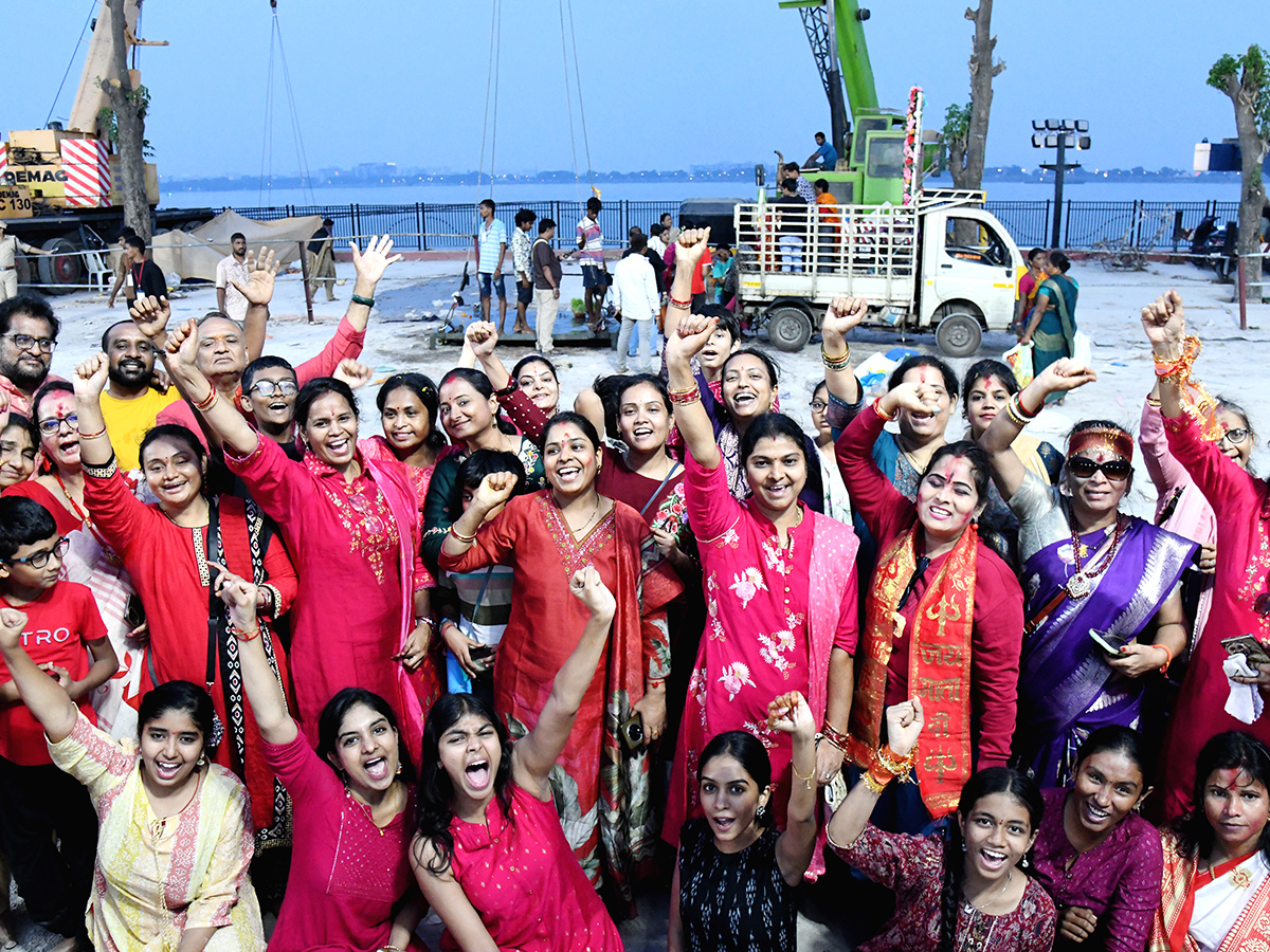 Durga Idol Immersion Begins At Tank Bund HD Photos6