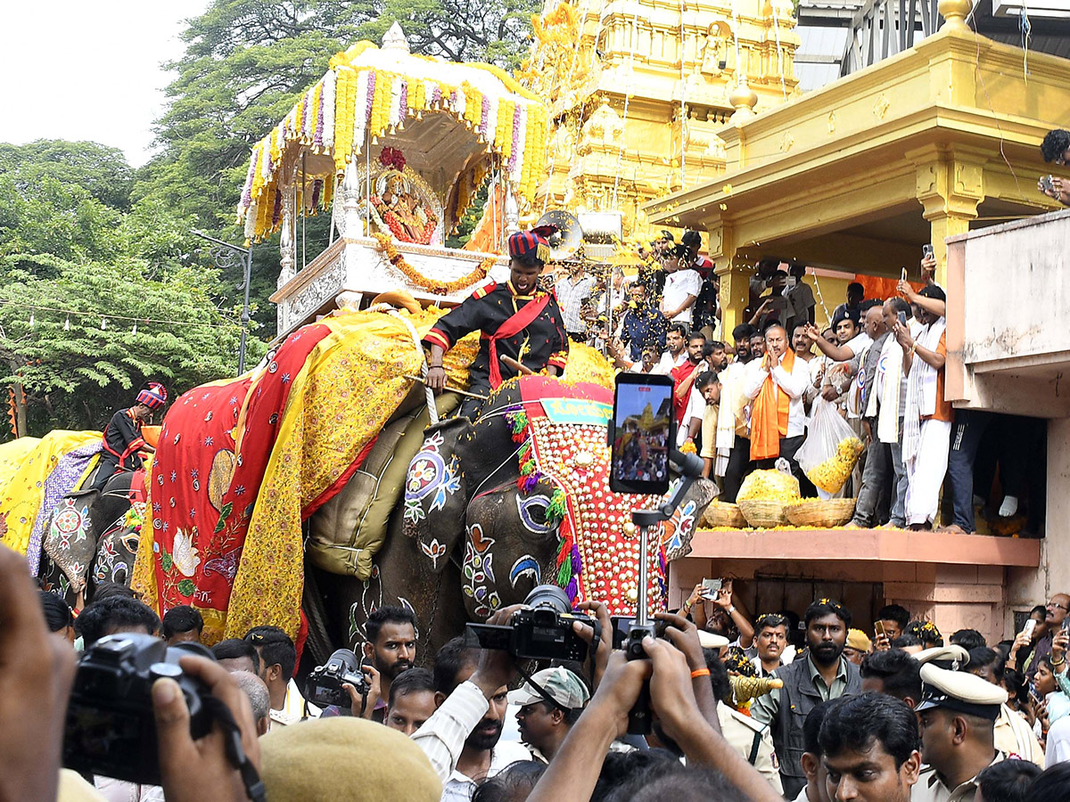 Dussehra Festival Celebrations At Balrama Gate of Mysore Palace18