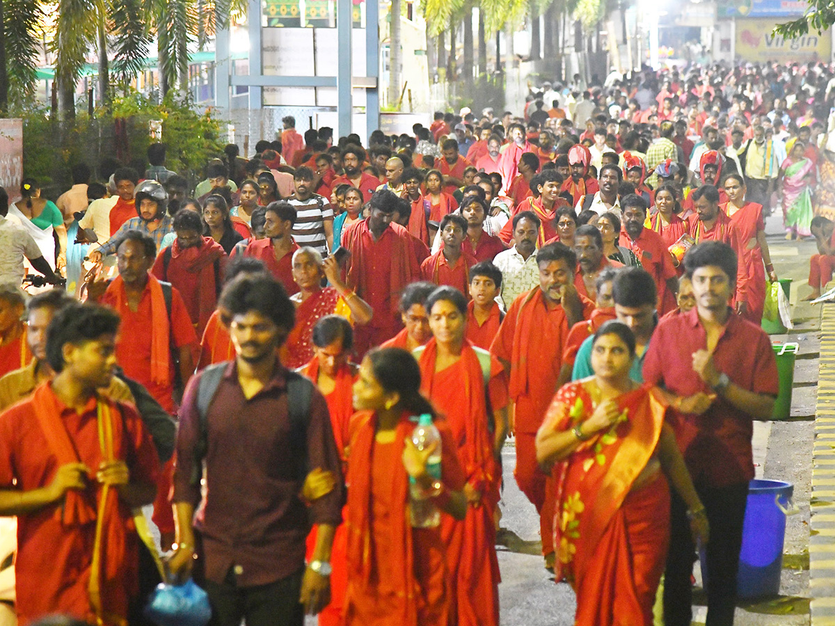 Heavy Devotees Rush : Bhavani Deeksha Viramanalu in Vijayawada12