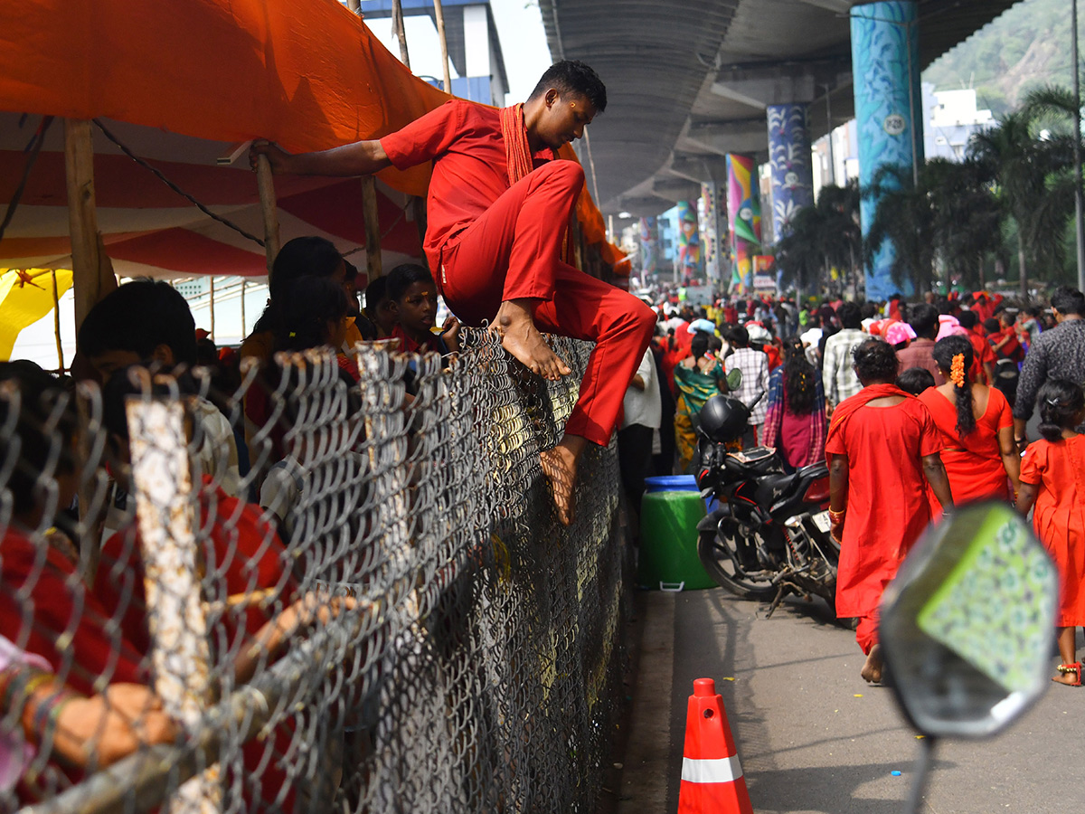 Heavy Devotees Rush : Bhavani Deeksha Viramanalu in Vijayawada17