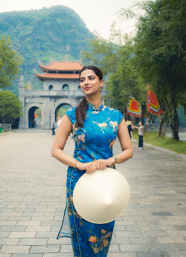 Meenakshi Chaudhary Enjoys Vietnam Trip Viral Photos11