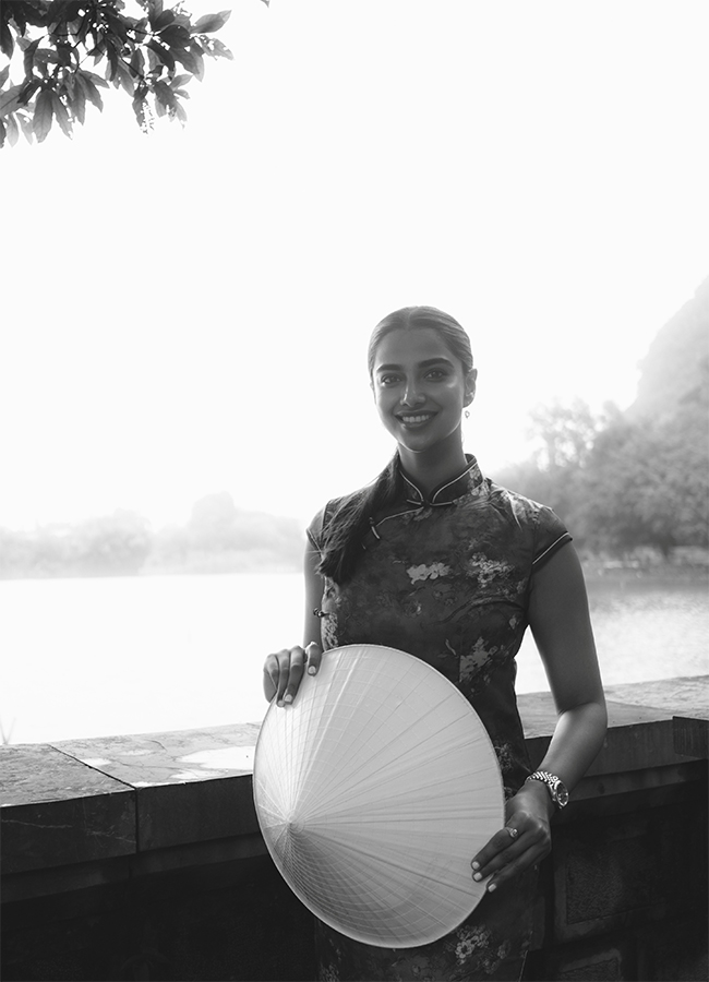 Meenakshi Chaudhary Enjoys Vietnam Trip Viral Photos3
