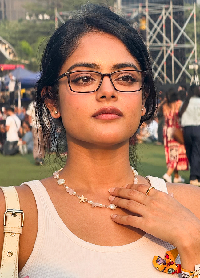 riddhi kumar latest photos12