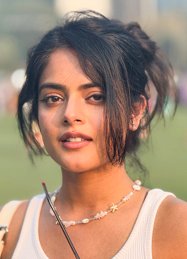 riddhi kumar latest photos16