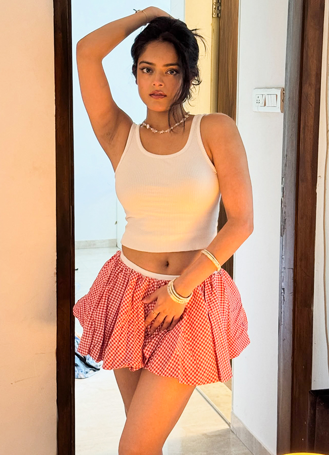 riddhi kumar latest photos3