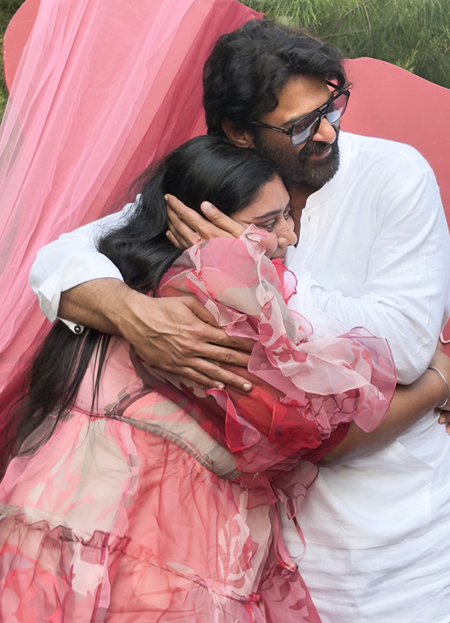 Birthday Special: Prabhas cute photos with sister goes viral2