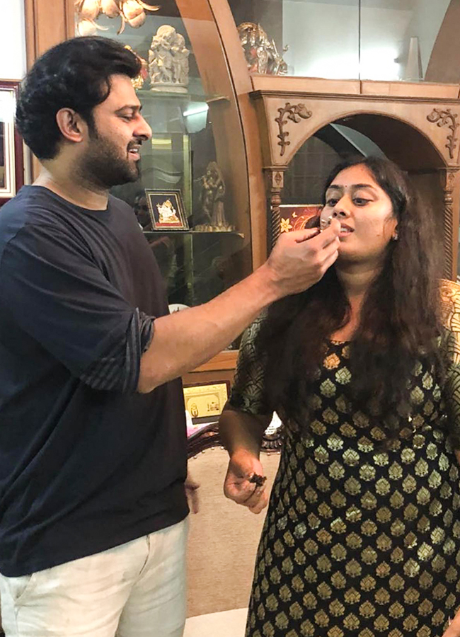 Birthday Special: Prabhas cute photos with sister goes viral7