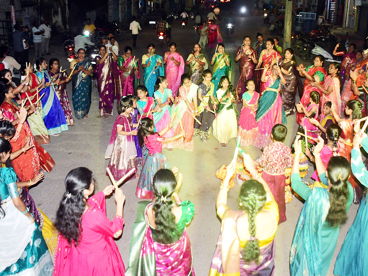 Saddula Bathukamma Celebrated Grandly in Karimnagar District15