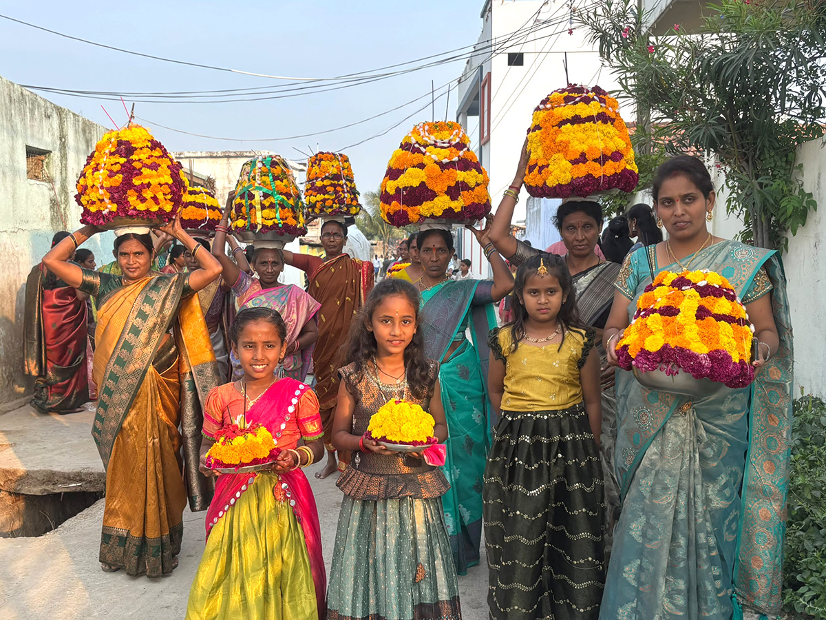 Saddula Bathukamma Celebrated Grandly in Karimnagar District17