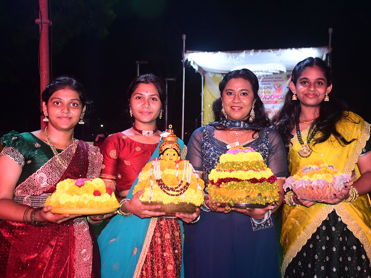 Saddula Bathukamma Celebrated Grandly in Karimnagar District19