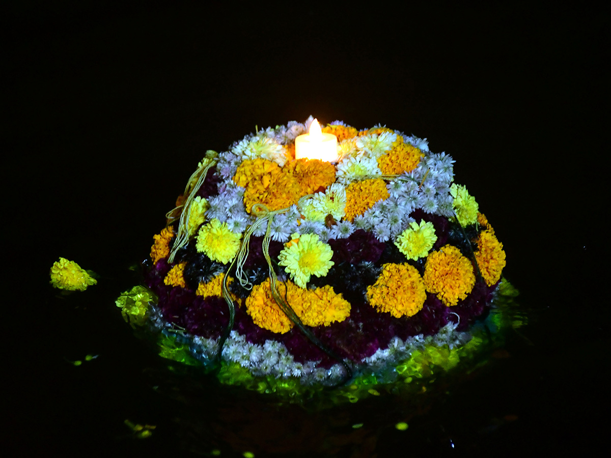 Saddula Bathukamma Celebrated Grandly in Karimnagar District21