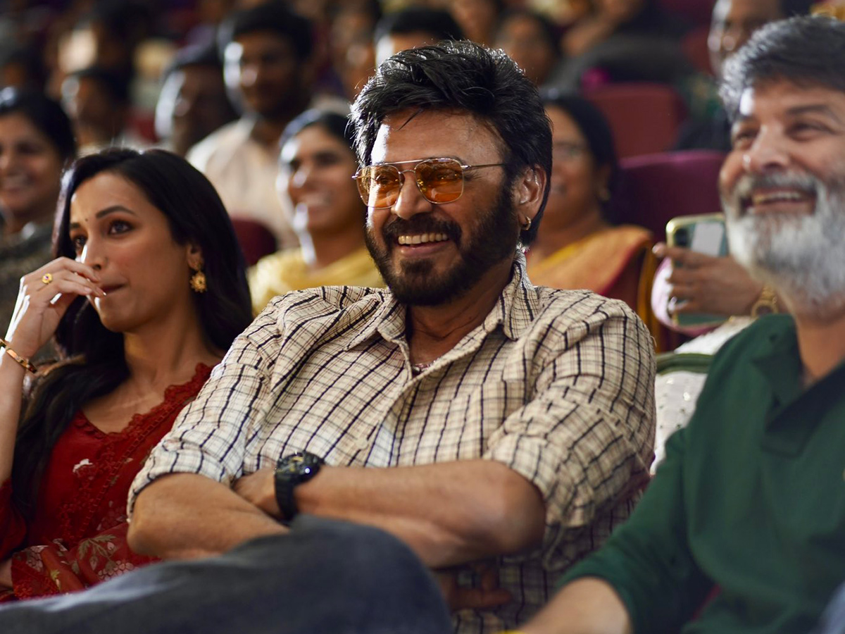 Aadarsha Kutumbam Trailer Launch Event HD Photos6