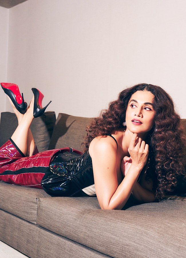 Taapsee Pannu Beautiful Photos 13